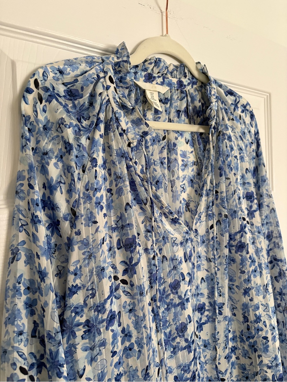 H&M White and Blue Floral V-Neck Blouse